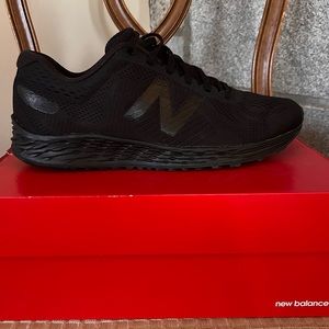 Men’s new balance sneakers black 11.5 Wide